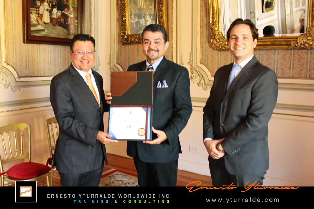 Ernesto Yturralde es reconocido como EMAR Estratega Mental de Alto Rendimiento en México